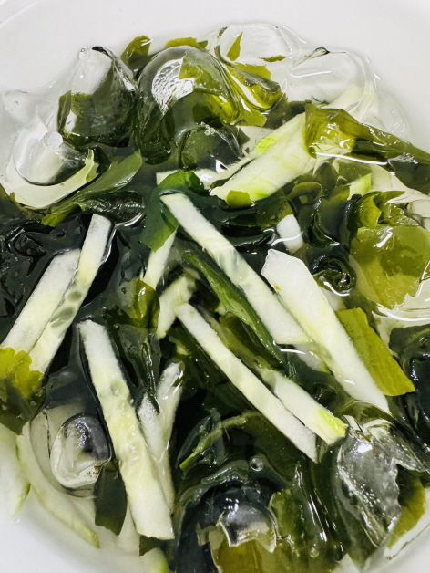 금음체질을 위한 미역오이냉국 – 체내 열을 낮춰주는 여름 반찬